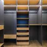 minimalist closet organization